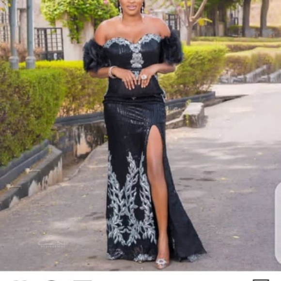 Dresses - Picture 14 of 16